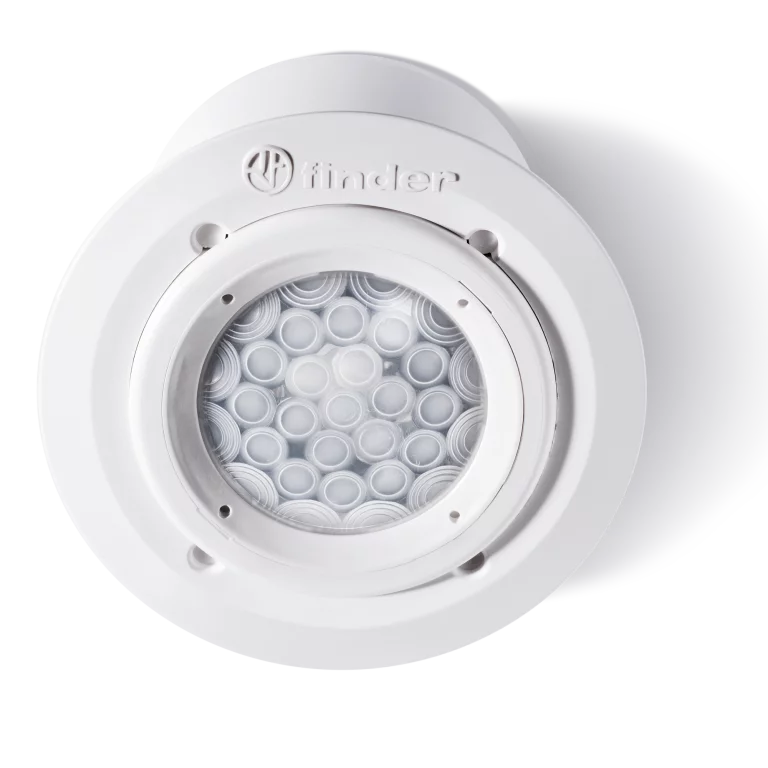 Type 18.31 - PIR movement detectors 10A Type 18.31 - PIR movement detectors 10A