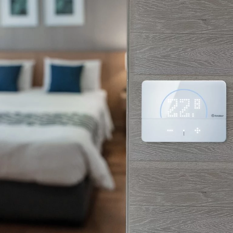 Type 1C.B1 - Smart Thermostat | BLISS2 Type 1C.B1 - Smart Thermostat | BLISS2