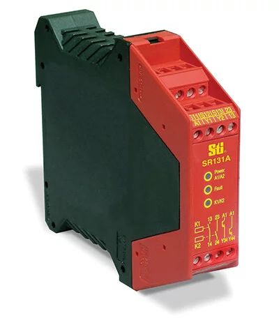 231-304/031-000 - Female plug; 4-pole; mounting flange; 12 AWG max; pin spacing 5.08 mm; 1 conductor per pole; orange