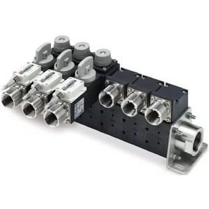 PF3WC- Digital Flow Sensor Manifold- IO-Link- Aligned Supply/Return- 0.5-40 Lpm - PF3WC, Digital Flow Sensor Manifold, IO-Link, Aligned Supply/Return, 0.5-40 Lpm