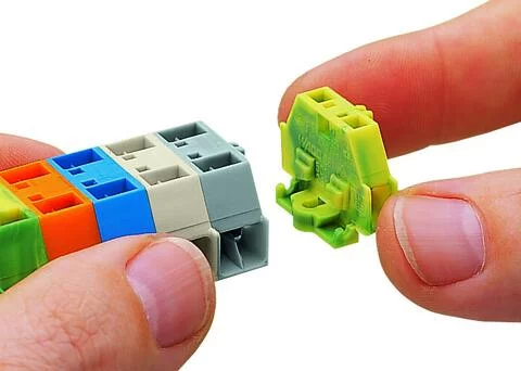261-304 - 2-conductor terminal block; without push-buttons; suitable for Ex i applications; with fixing flange; 1-pole; for screw or similar mounting types; Fixing hole 3.2 mm Ø; 2.5 mm²; CAGE CLAMP®; 2,50 mm²; blue